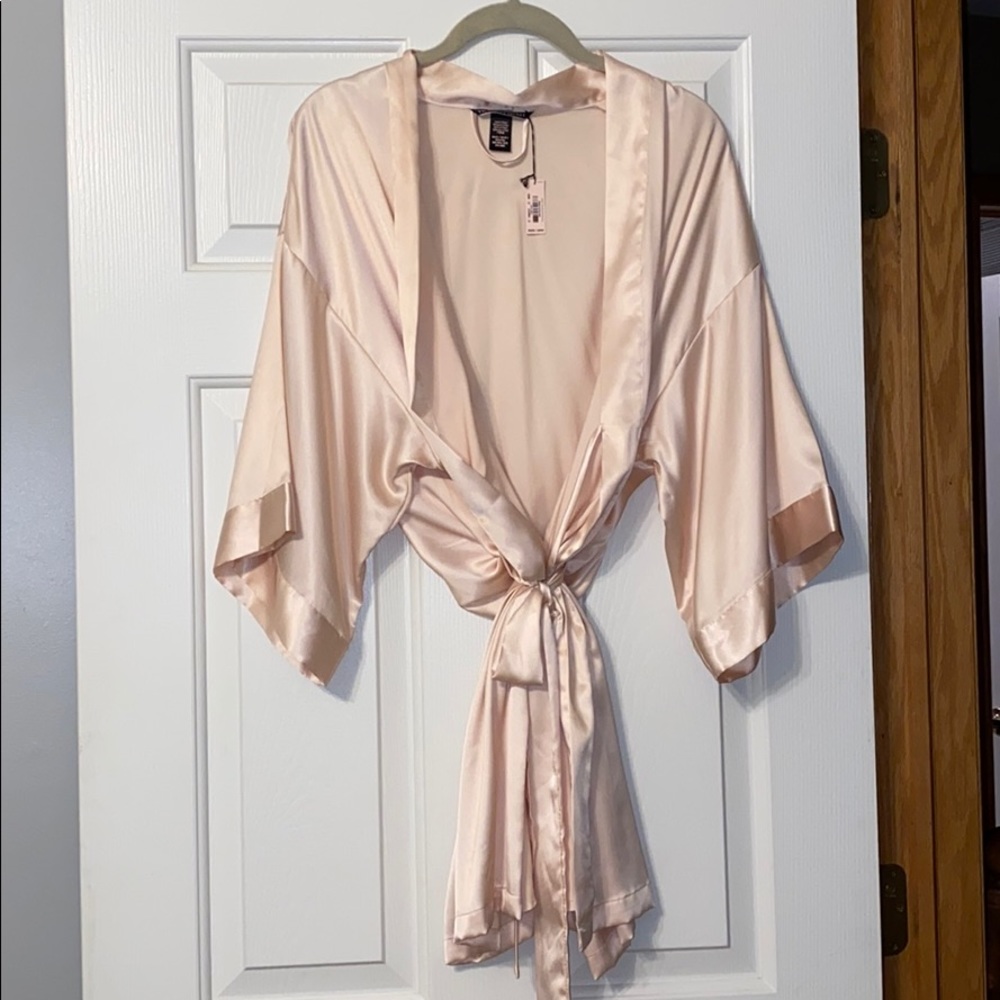 Victoria’s Secret Light Pink Robe NWT